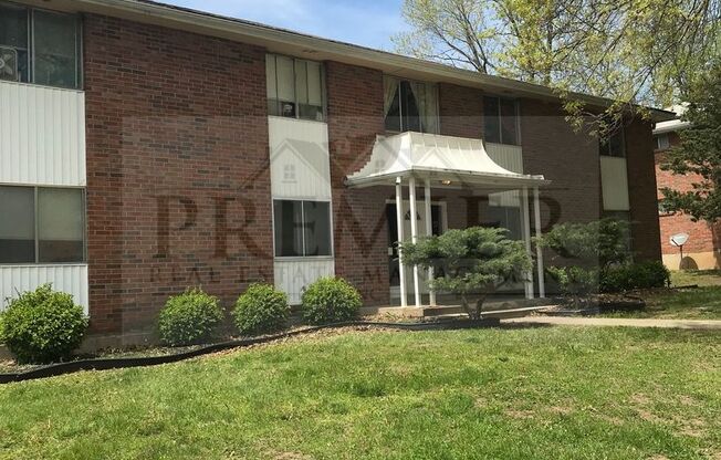 8036 Campbell St, Kansas City, MO 64131  -2 bedroom / 1 bath apartment in a 4 plex building - $825 + $25 water fee -Ready NOW