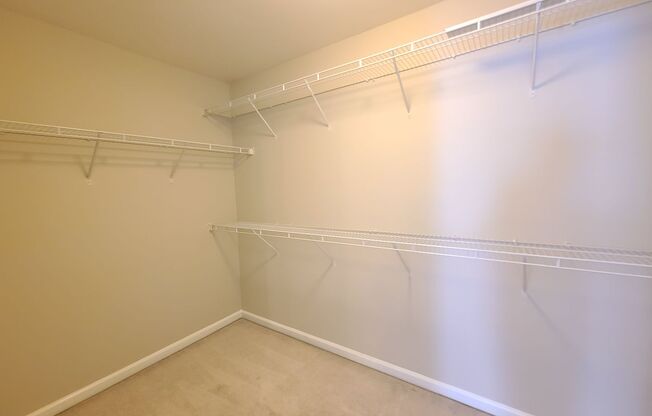 5 beds, 3 baths, $2,695