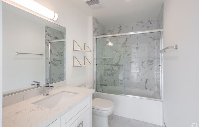 3 beds, 3 baths, 1,412 sqft, $5,480, Unit 307