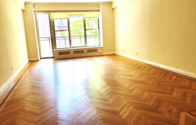 3 beds, 3 baths, 1,438 sqft, $8,500, Unit 5F