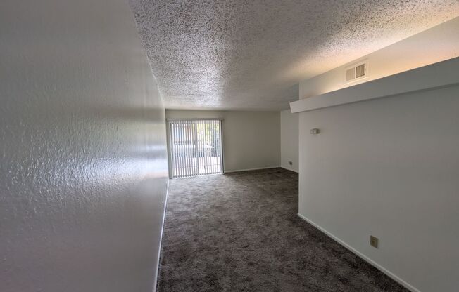 Studio, 1 bath, 480 sqft, $675, Unit 16-B