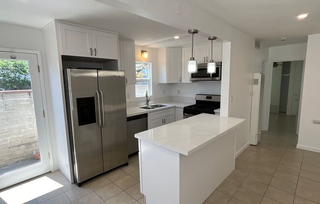 2 Bedroom 1 Bath Single Story Unit with Private Fenced Yard- Ocean Beach