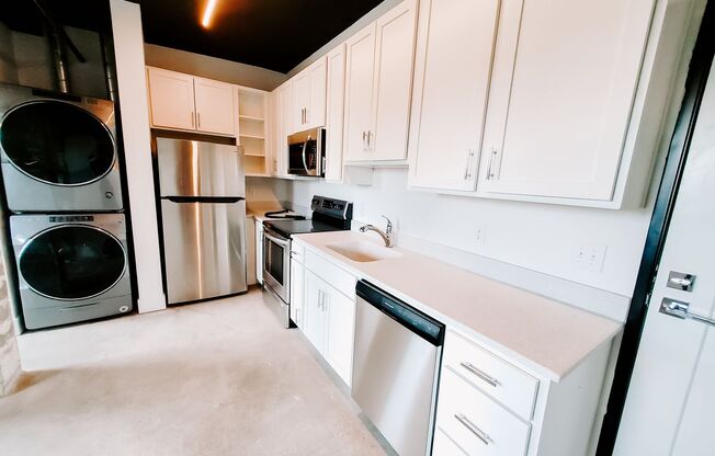Studio, 1 bath, 465 sqft, $975, Unit D203