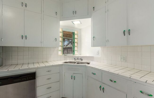 2 beds, 1 bath, 1,312 sqft, $2,495, Unit 729