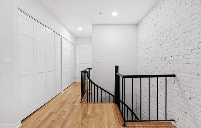 2 beds, 1.5 baths, 1,024 sqft, $4,600, Unit 102