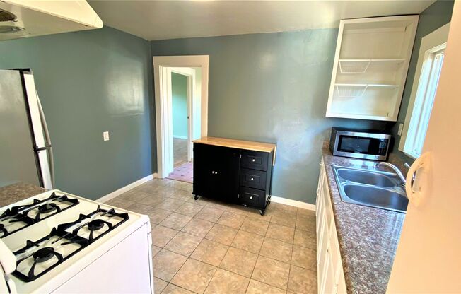 3 beds, 1 bath, $3,000