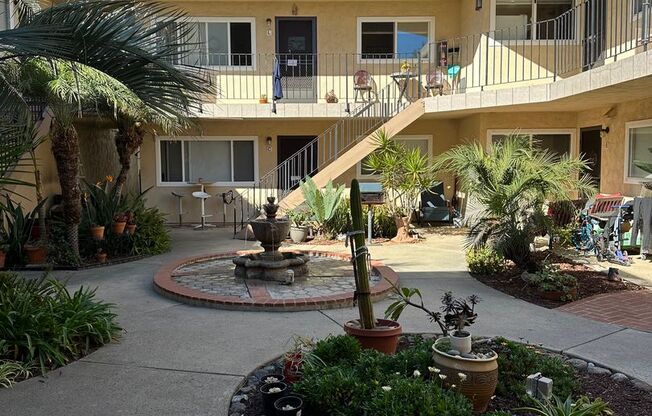 2 beds, 1 bath, 850 sqft, $2,850, Unit K