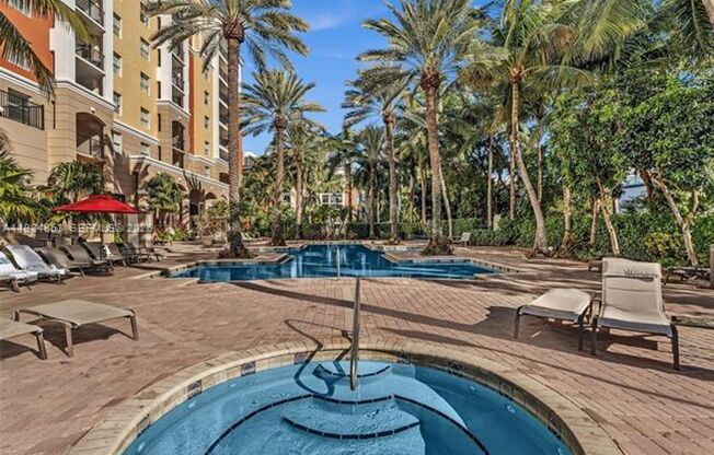 2 beds, 2 baths, 1,116 sqft, $4,000, Unit 17150 N Bay Rd # 2205