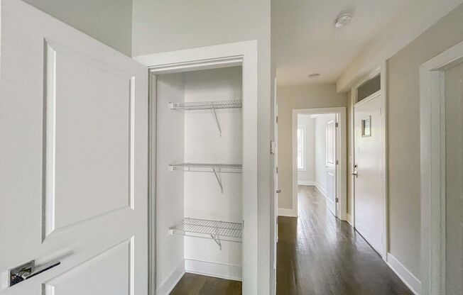 2 beds, 1 bath, 755 sqft, $2,675, Unit 3919-1E