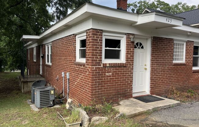 2 Bed Back Unit in Uptown!