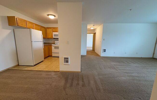 2 beds, 2 baths, 1,018 sqft, $1,450, Unit 354-3044
