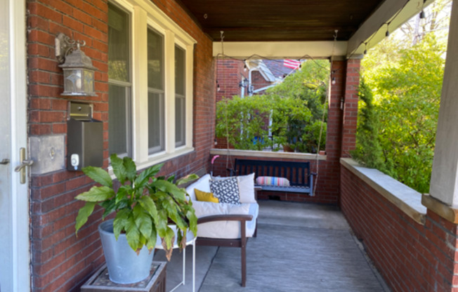 32 RALSTON PL