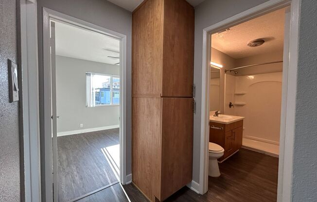 2 beds, 1 bath, 950 sqft, $2,895, Unit 4720-22