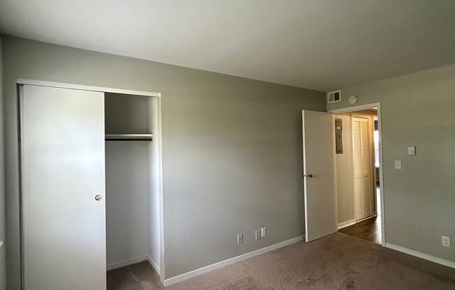 2 beds, 1 bath, 725 sqft, $1,300, Unit 1190-10