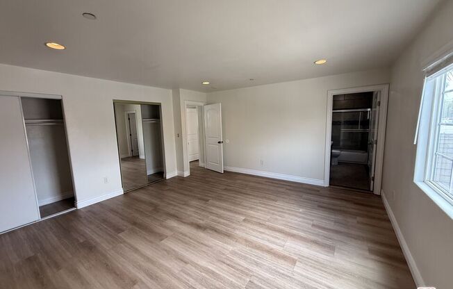 3410 E 7 ST