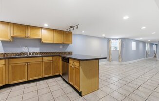 2117 N HUMBOLDT BLVD