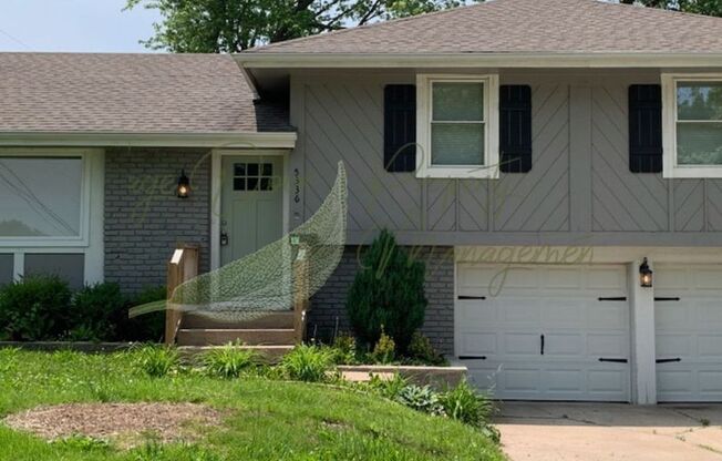 BEAUTIFUL HOME IN THE NORTHLAND!!!