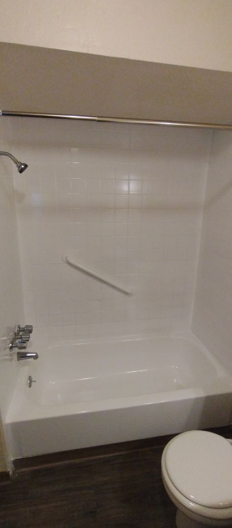 1 bed, 1 bath, 650 sqft, $950, Unit 415