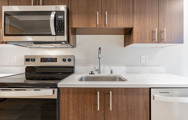 Studio, 1 bath, 284 sqft, $1,182.18, Unit 624