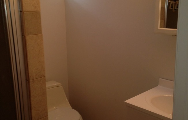 3 beds, 2 baths, $2,325, Unit 100 A