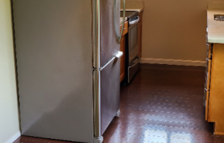 1626 S KENT DES MOINES RD