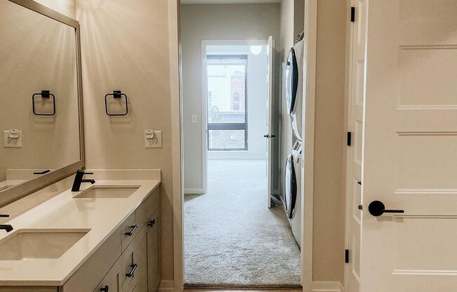 1 bed, 1 bath, 918 sqft, $2,495, Unit 206
