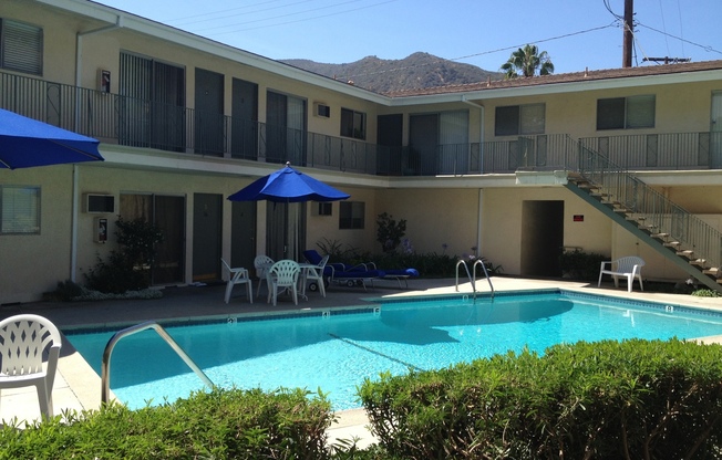 3120 West Riverside Apartments