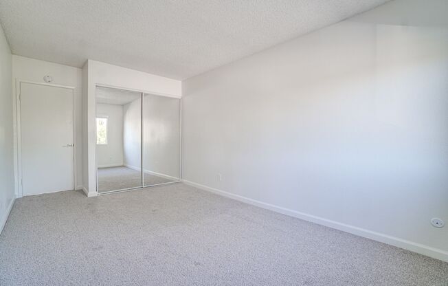 2 beds, 1 bath, 900 sqft, $2,195, Unit 8324-31