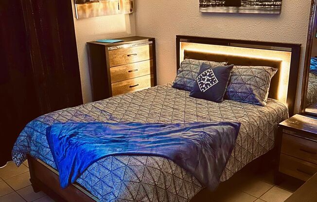 1 bed, 1 bath, 600 sqft, $1,150, Unit 2-266