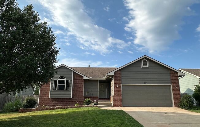 Beautiful Updated 5 Bedroom Home - Derby ,KS