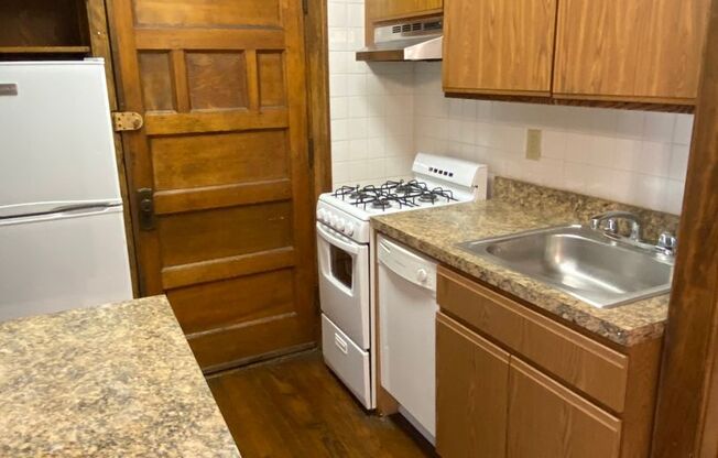 1 bed, 1 bath, 450 sqft, $1,785, Unit 520-L1