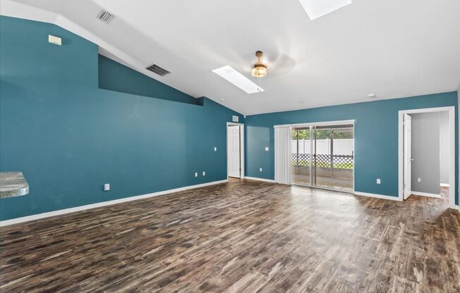 Spacious 3/2 in Pine Lake