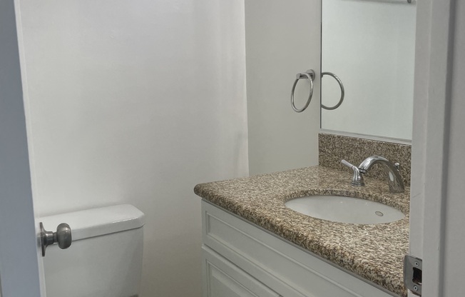 125 N BARRINGTON AVE