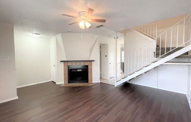 Charming 2 Bedroom in Garland