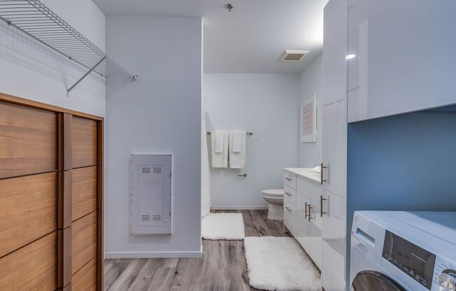 Studio, 1 bath, 480 sqft, $1,099, Unit 320