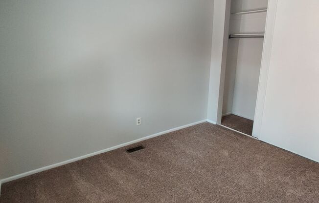 2 beds, 1 bath, $1,595