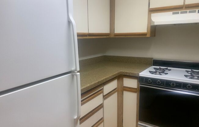 2 beds, 2 baths, $1,795, Unit # 76