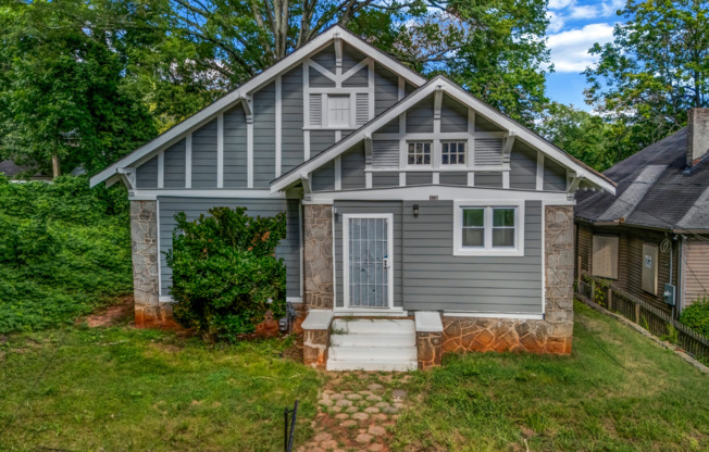SPACIOUS 6 BEDS | 3 BATHS - IN THE HEART OF DOWNTOWN ATLANTA