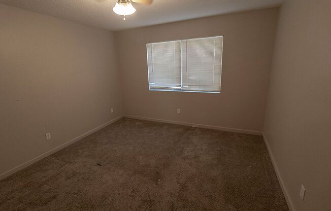 2 beds, 1 bath, $1,900, Unit # 7