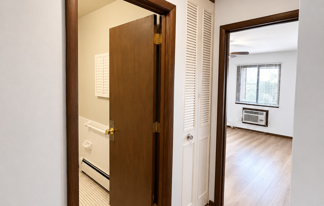 2 beds, 1 bath, 950 sqft, $1,200, Unit 1264207