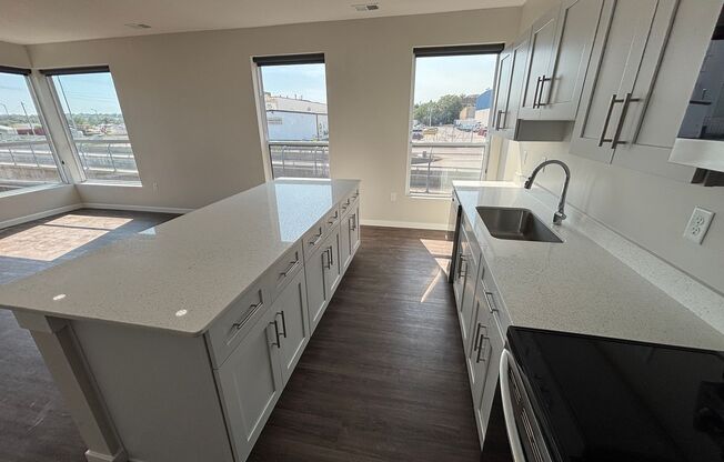 2 beds, 2 baths, 957 sqft, $1,895, Unit 526 - B1182 Corner Unit