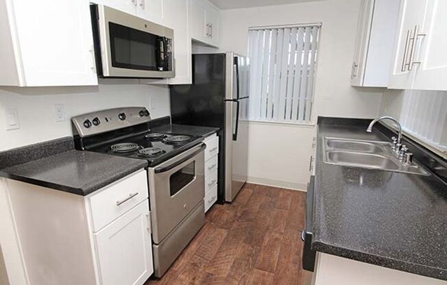 1 bed, 1 bath, 700 sqft, $2,050, Unit 11