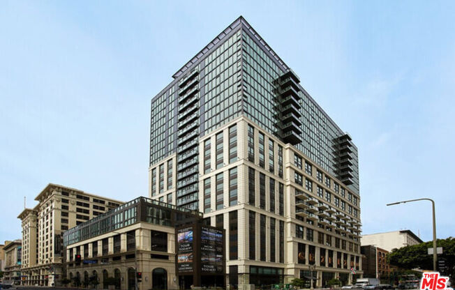 Studio, 1 bath, 448 sqft, $1,976, Unit 1021