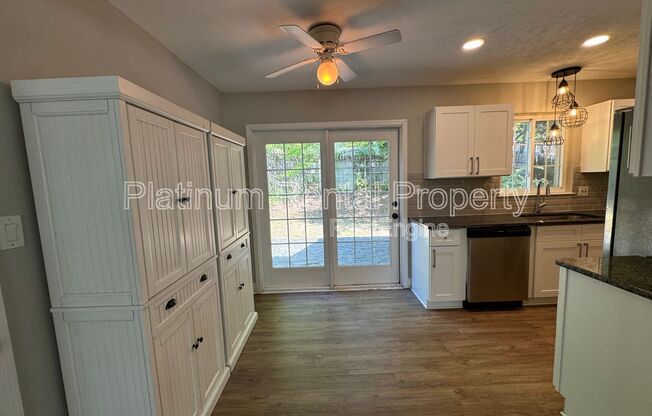 4 beds, 3 baths, 1,560 sqft, $2,300