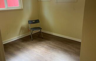 Cute 1 bed 1 bath duplex