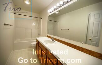 2724 FERNDALE DR