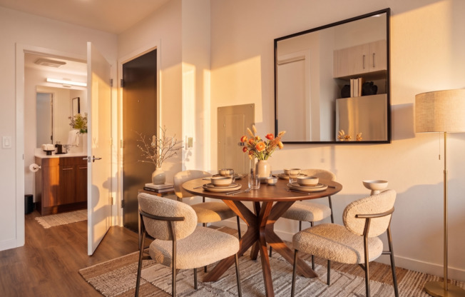 Studio, 1 bath, 688 sqft, $2,455, Unit 2