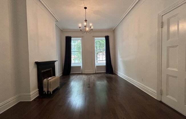 406 W 20 ST