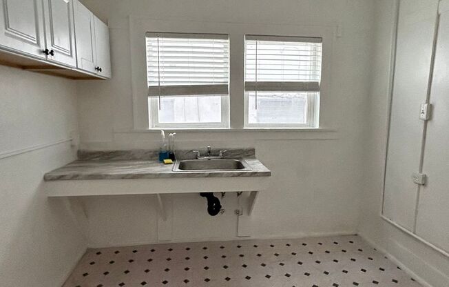 Studio, 1 bath, $1,400, Unit Unit 112