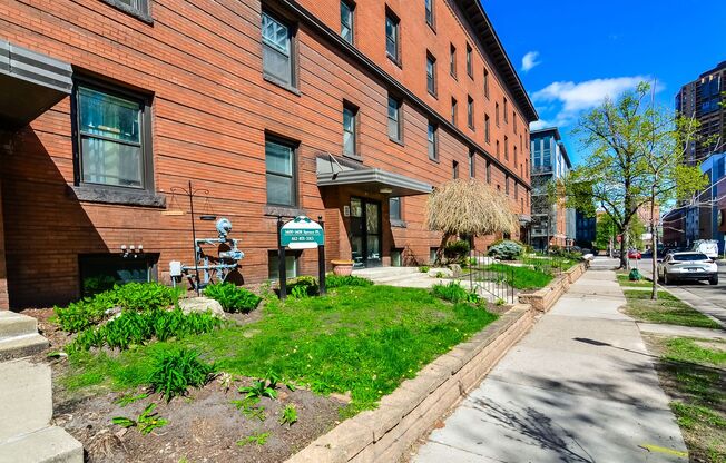 1 bed, 1 bath, 655 sqft, $1,145, Unit 1406-01